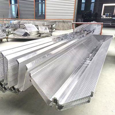 Beli Stylish Perforated Aluminium Cladding Or Ceiling Panels Disesuaikan Laser Cut Or CNC Punched Patterns Or Perforations online manufacture