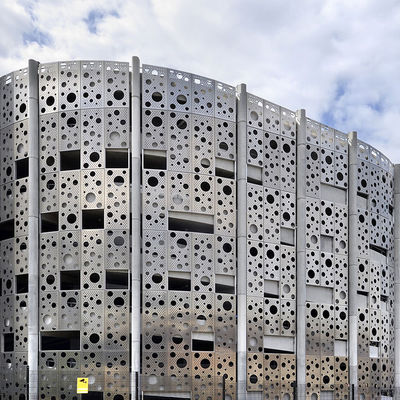 3mm Perforated Aluminium Wall Panels Lapisan PVDF Disesuaikan untuk Dekorasi Bangunan